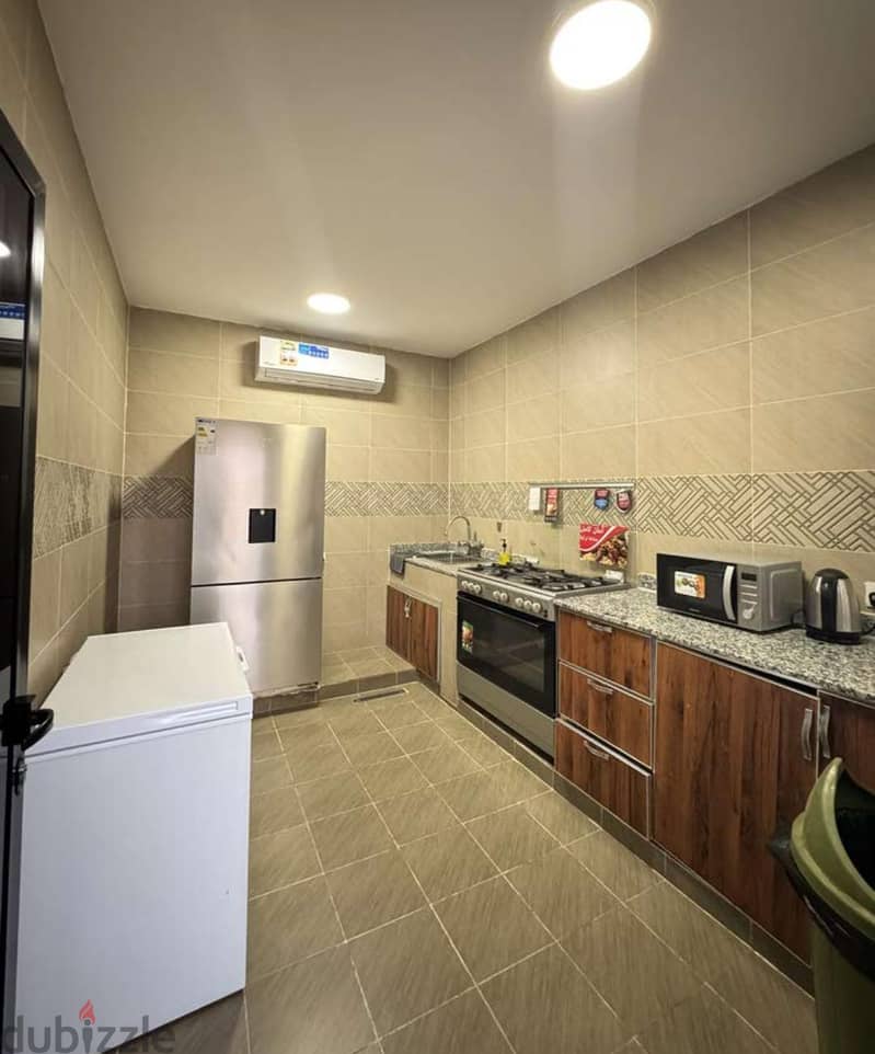 Fitted outdoor kitchen